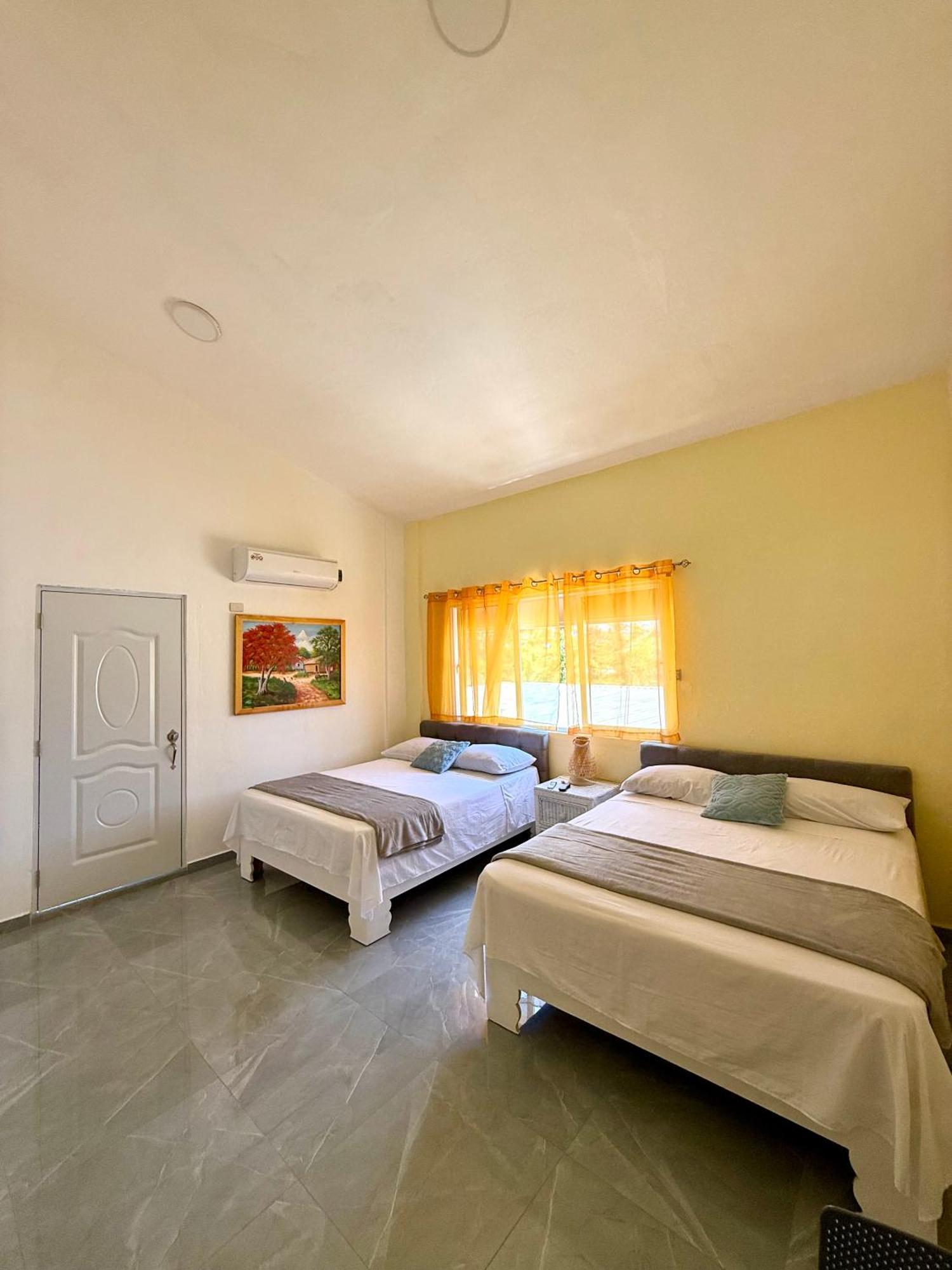Barahona Hotel Al Mare المظهر الخارجي الصورة