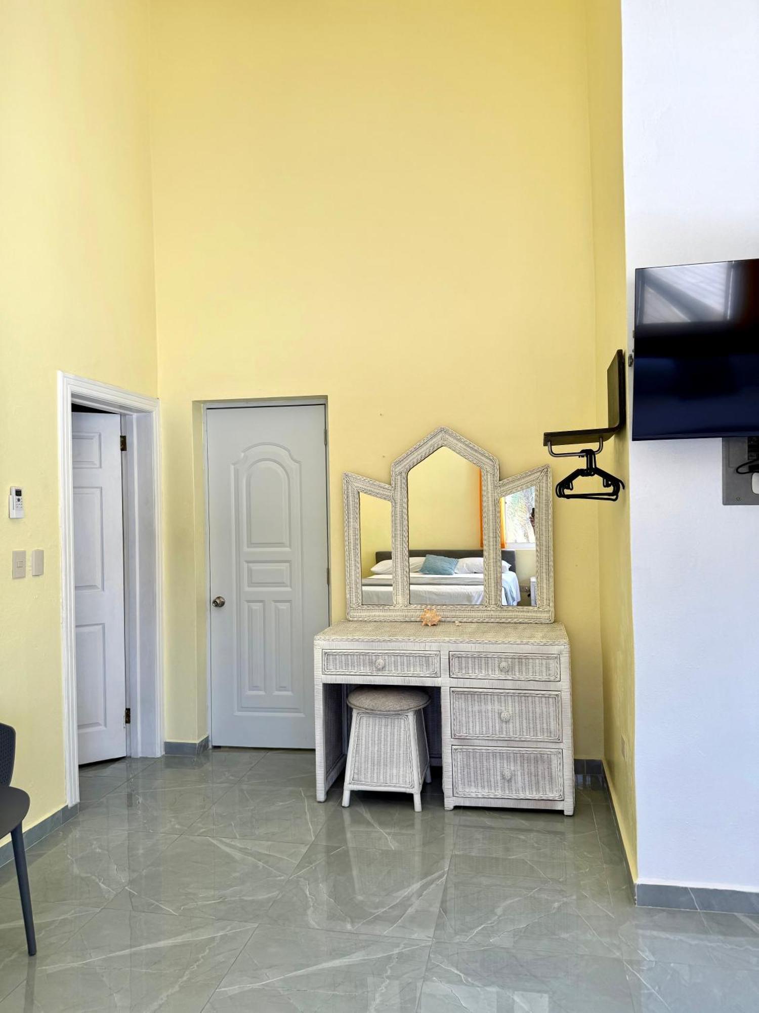 Barahona Hotel Al Mare المظهر الخارجي الصورة