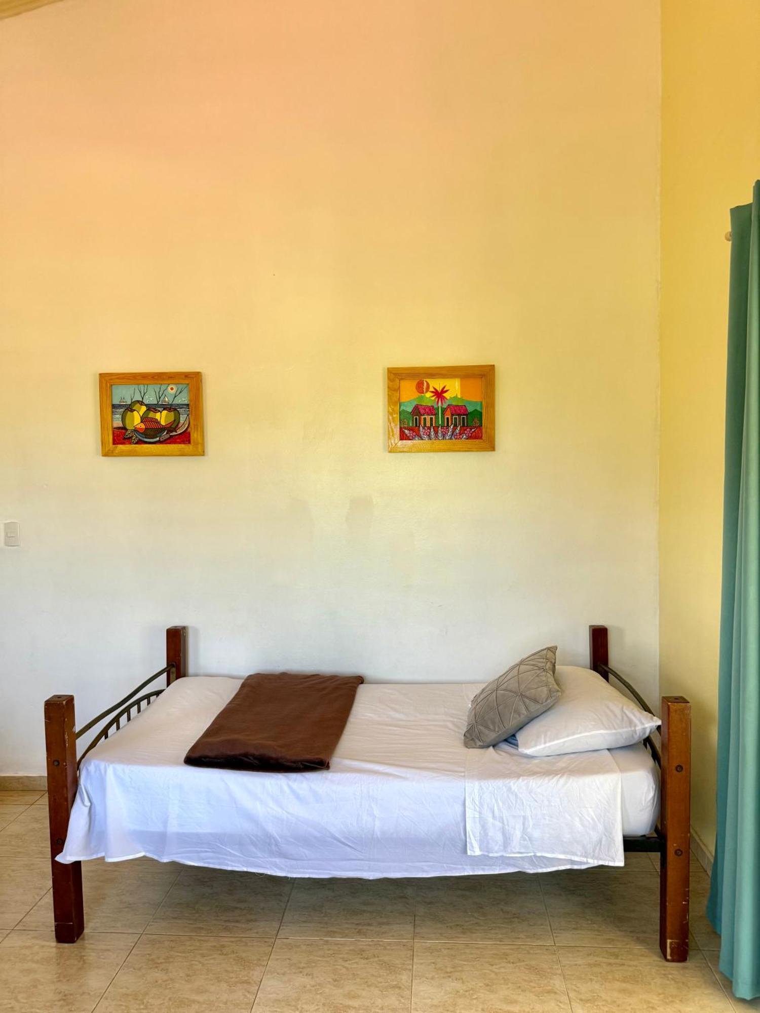 Barahona Hotel Al Mare المظهر الخارجي الصورة