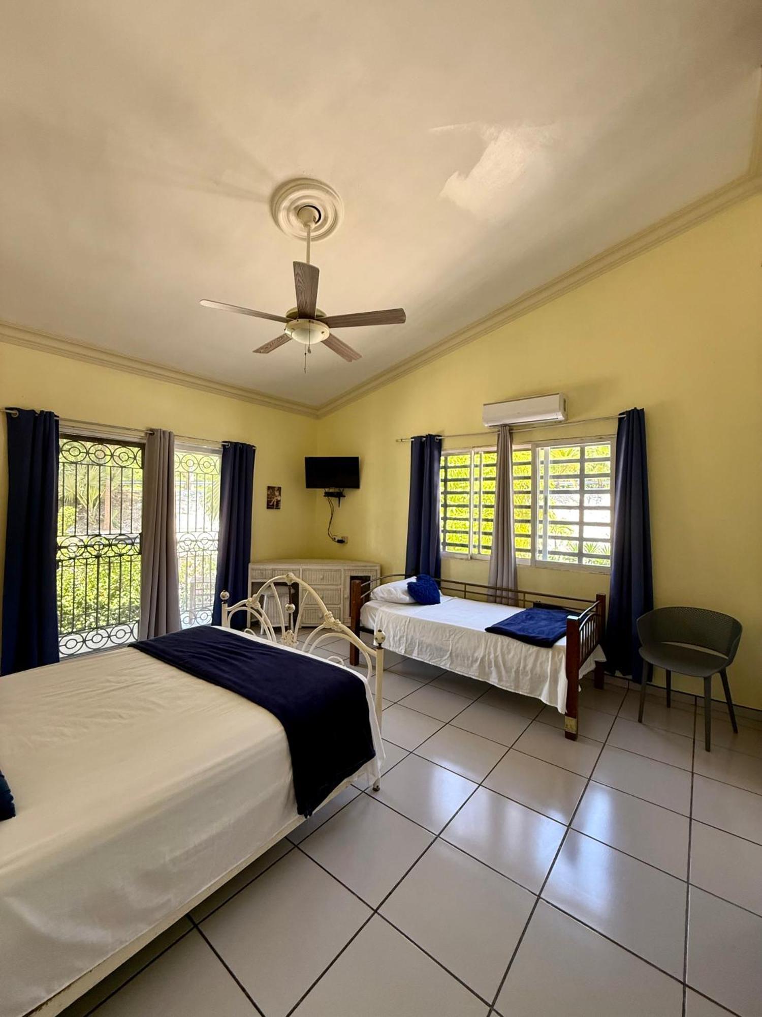 Barahona Hotel Al Mare المظهر الخارجي الصورة