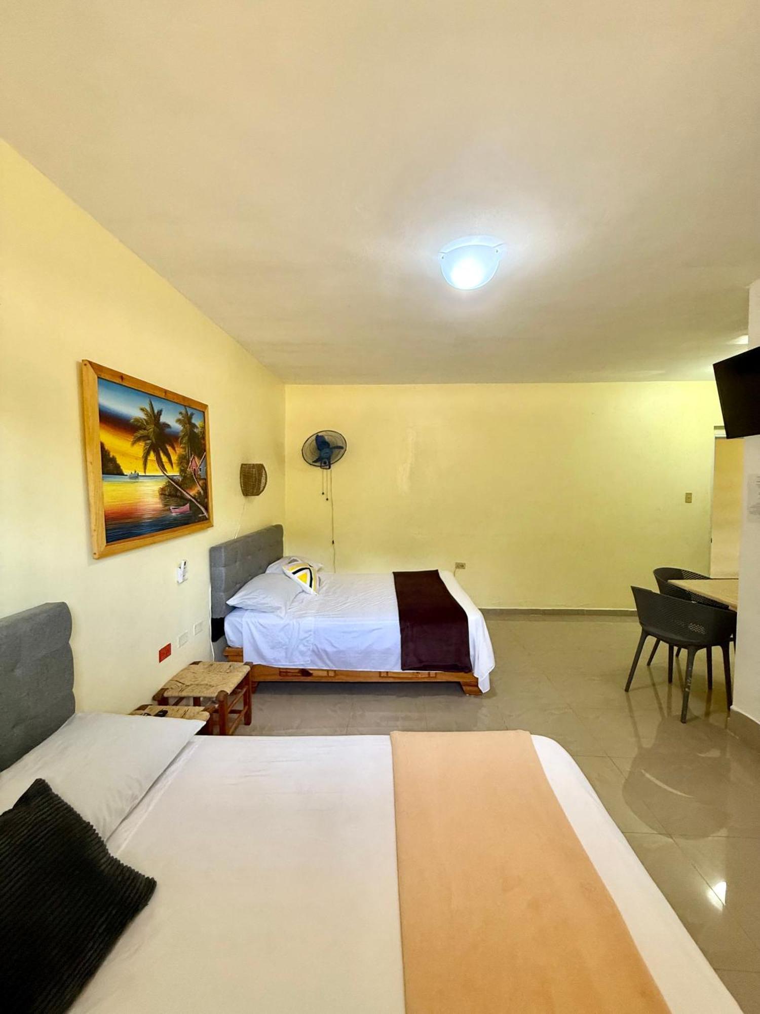 Barahona Hotel Al Mare المظهر الخارجي الصورة